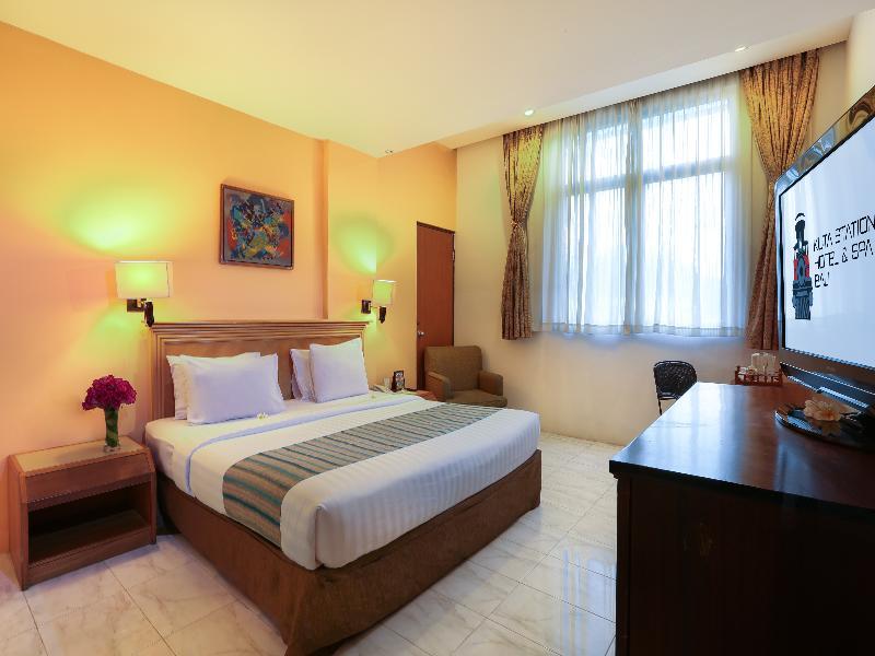 Kuta Station Hotel And Spa Bali Exterior photo