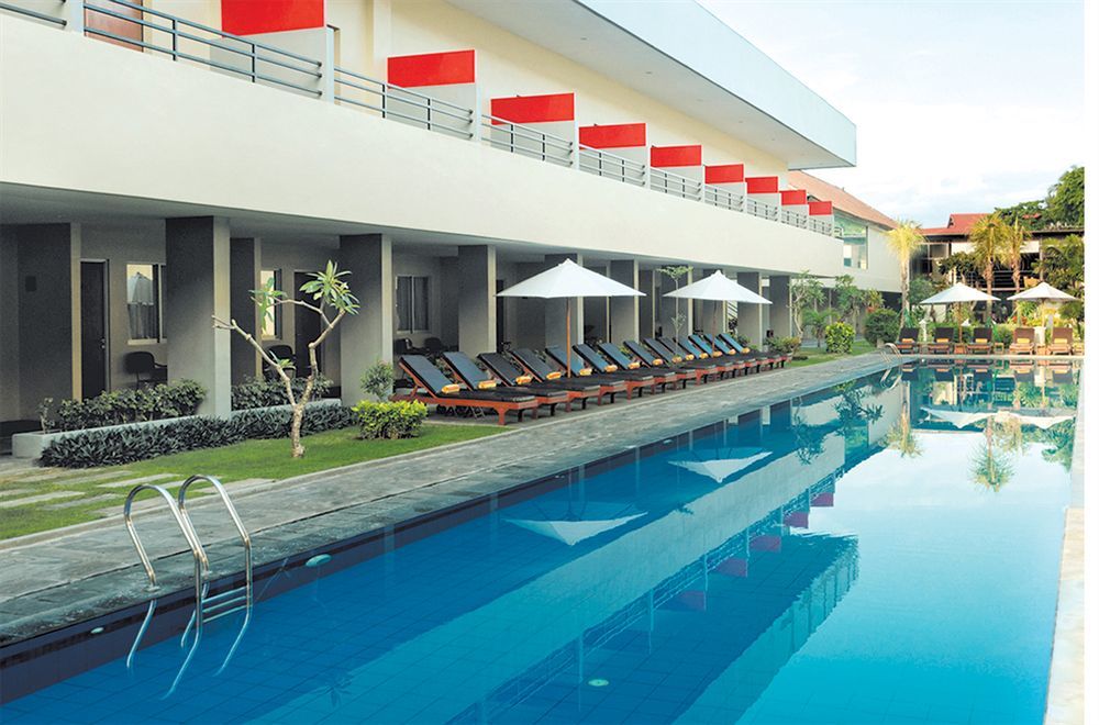 Kuta Station Hotel And Spa Bali Exterior photo