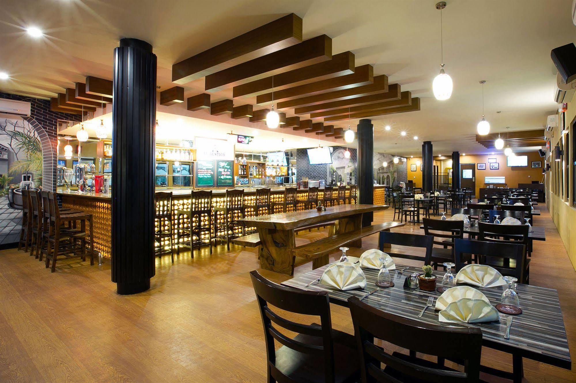 Kuta Station Hotel And Spa Bali Exterior photo